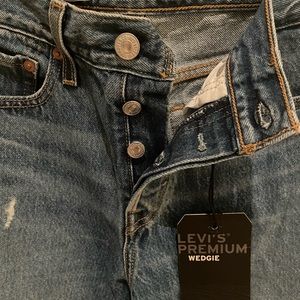 Levi’s Wedgie New Jeans